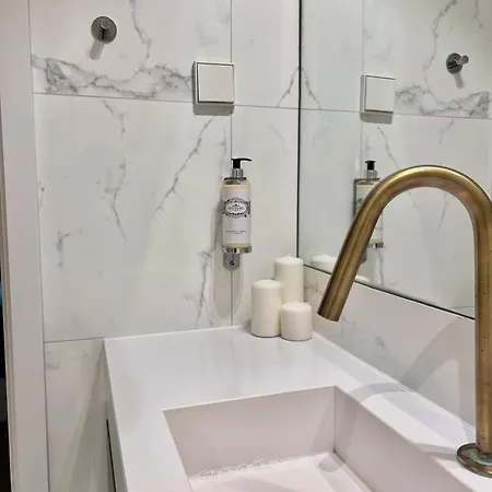 Center 게스트하우스 *